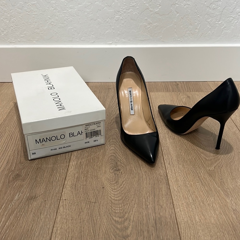 Manolo Blahnik Black Leather Pumps